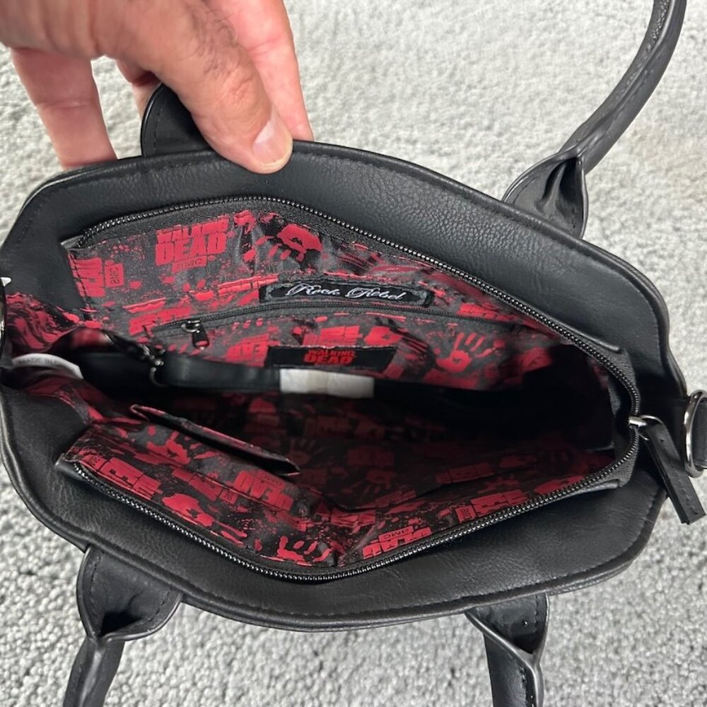 Officially licensed Walking Dead handbag with "In Daryl We Trust" on Front NWT - Picture 9 of 11